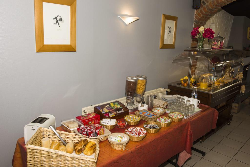 Logis Hotel - Les Paturelles Avesnelles Εξωτερικό φωτογραφία