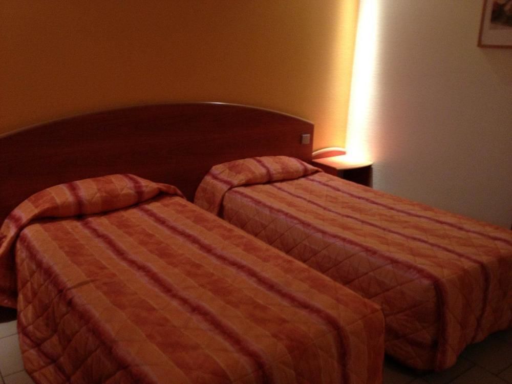 Logis Hotel - Les Paturelles Avesnelles Εξωτερικό φωτογραφία