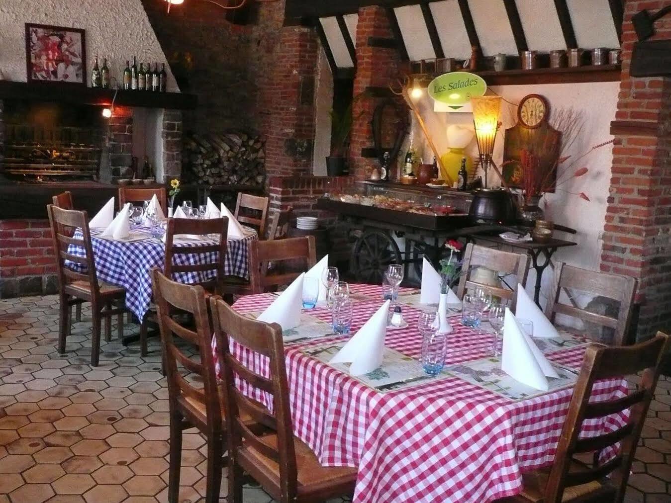 Logis Hotel - Les Paturelles Avesnelles Εξωτερικό φωτογραφία