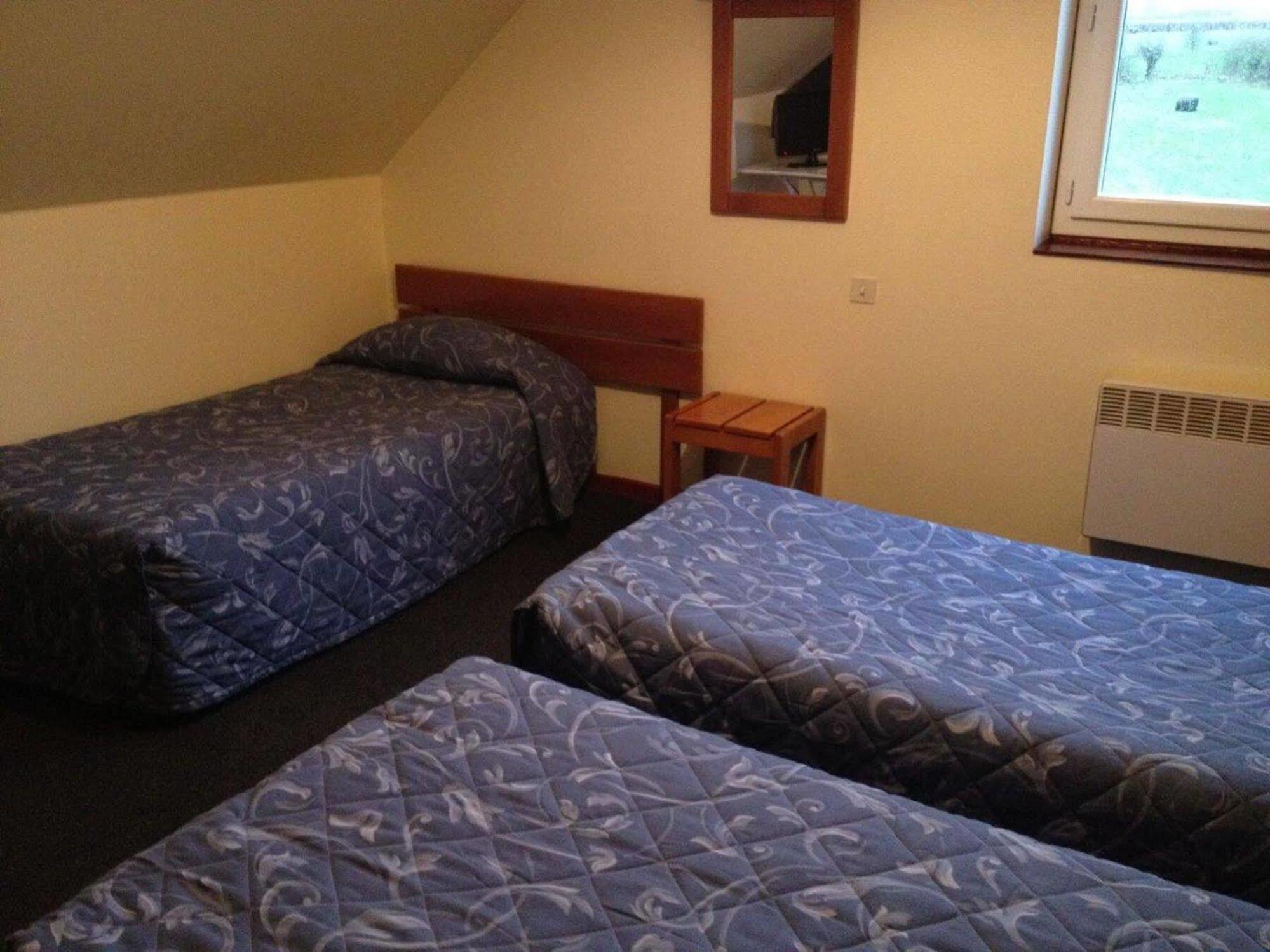 Logis Hotel - Les Paturelles Avesnelles Εξωτερικό φωτογραφία