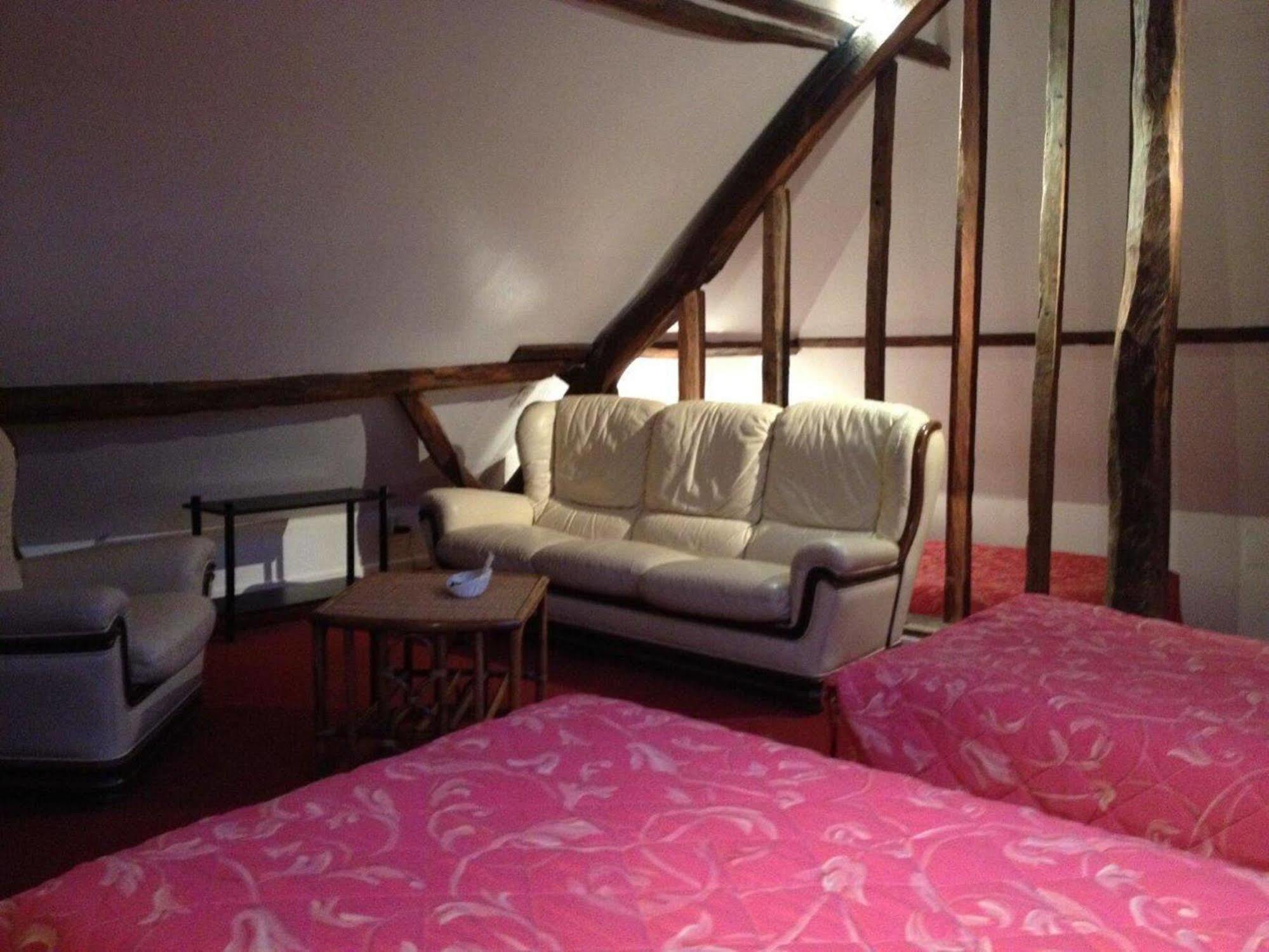 Logis Hotel - Les Paturelles Avesnelles Εξωτερικό φωτογραφία